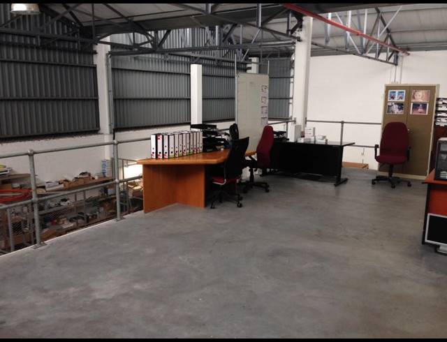 425M² FACTORY TO LET IN AIRPORT INDUSTRIA